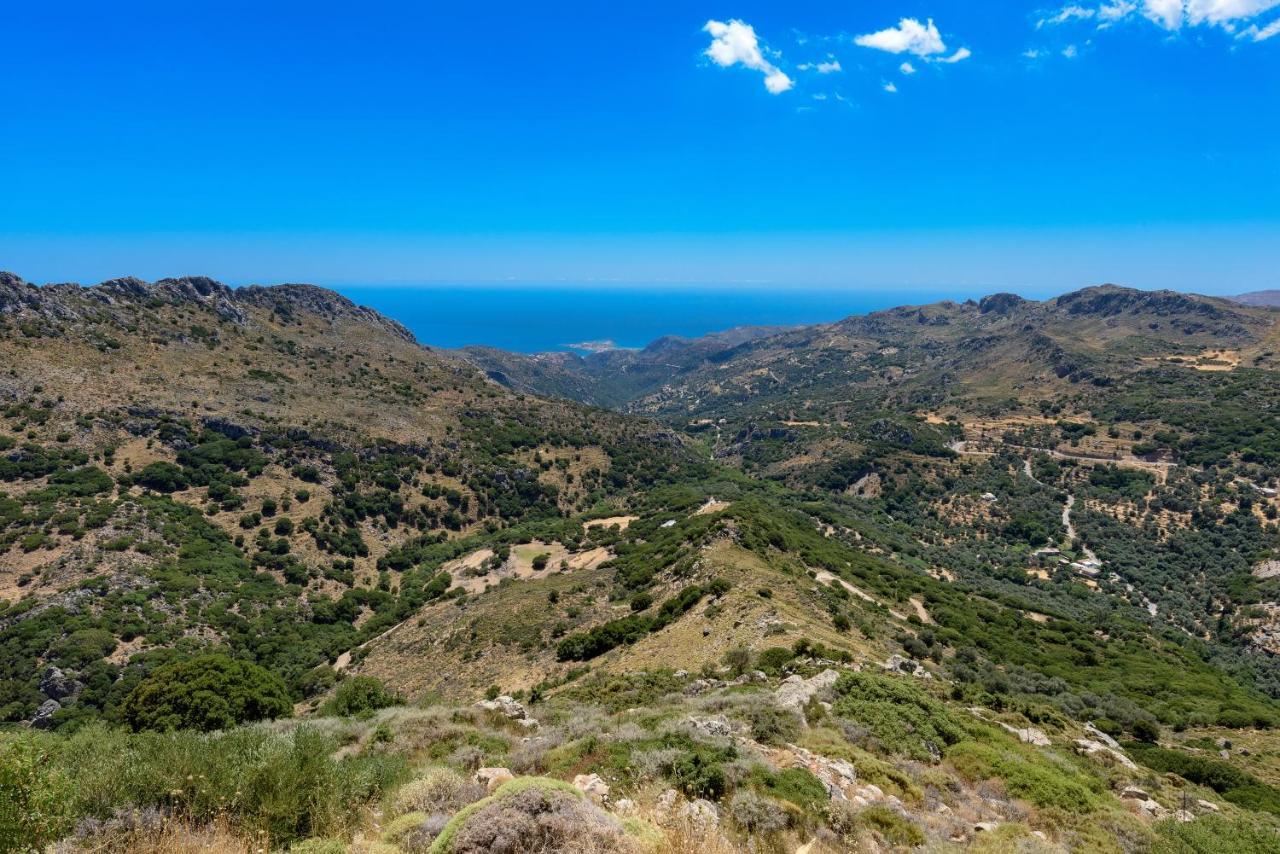 View Mountain Villa Teménia